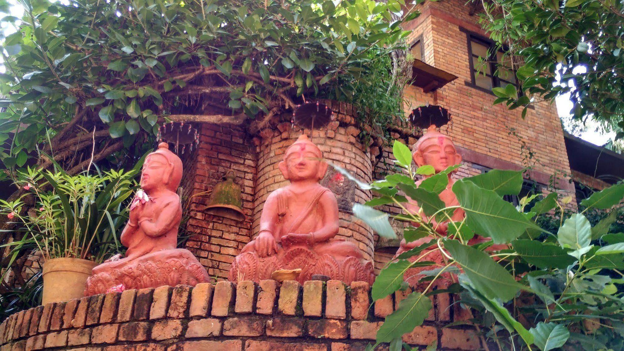 โรมแรม วัจระ Hotel กาฐมาณฑุ ภายนอก รูปภาพ